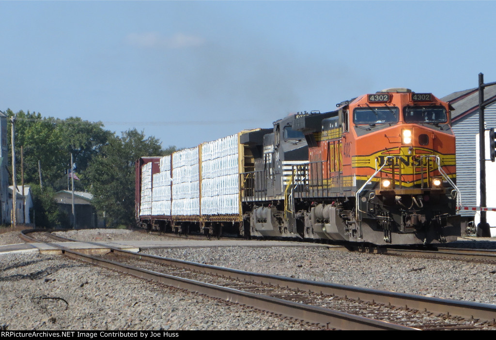 BNSF 4302 East